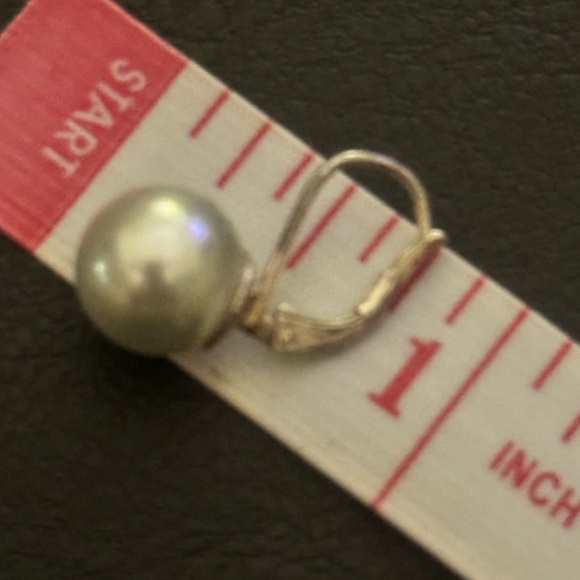 Beautiful Gray Pearl Earrings and Necklace set - Picture 7 of 7